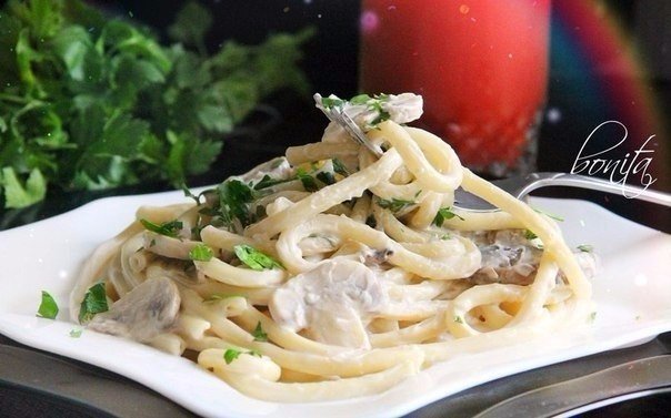 Спагетти с грибами в сливочном соусе — сказочно вкусный ужин!
