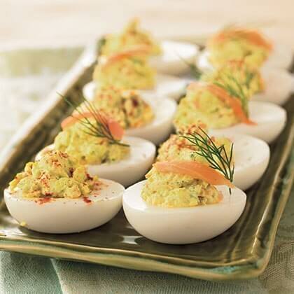 Фаршированные яйца станут настоящим деликатесом с правильной начинкой!