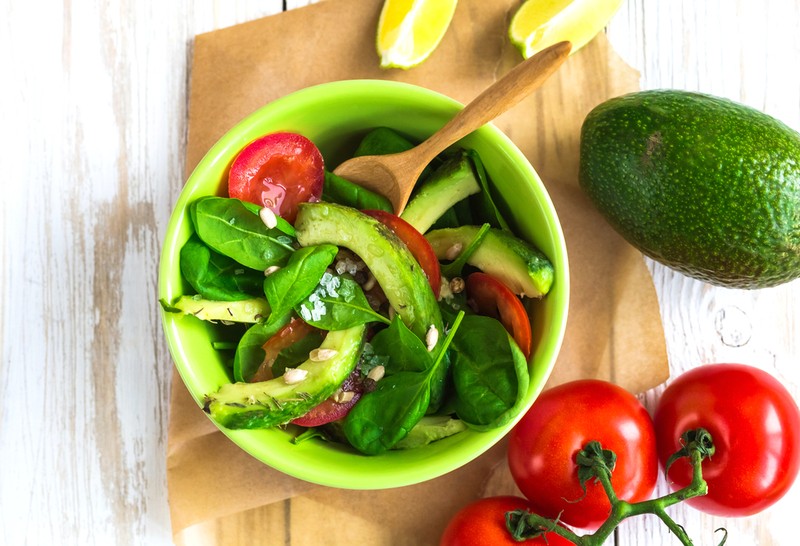 Восхитительные салаты из авокадо: 21 рецепт для настоящих гурманов
