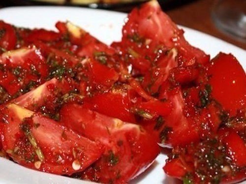 Блюдо обалденное — помидоры по-корейски. Пальчики оближешь!