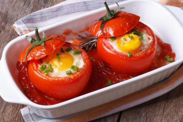 Яичница в помидорах. Рецепт простейшего и вкуснейшего завтрака