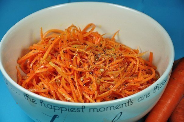 10 минут и вкусная, ароматная корейская морковка готова! Наслаждайтесь!