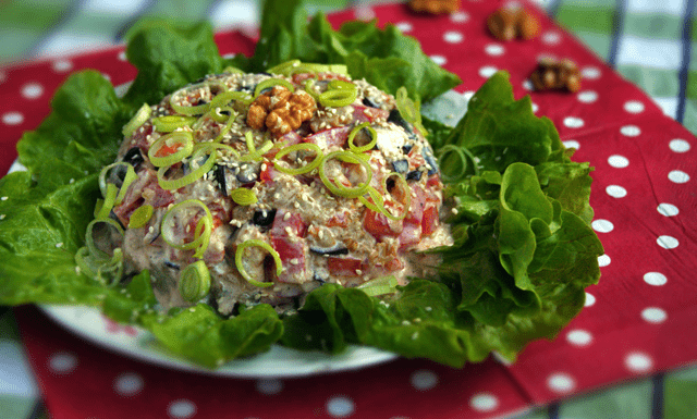 Обалденный салат «Лора» с баклажанами, помидорами и чесноком. Очень вкусный, простой и быстрый!