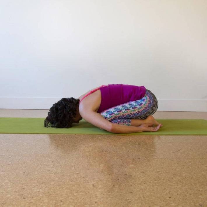 5 самых простых поз йоги, которые отлично расслабят плечи после тяжелого дня
