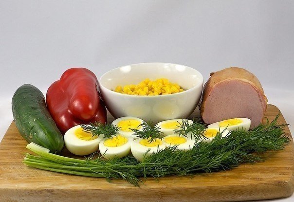 Cалат с яйцом и ветчиной. Подробный фото рецепт простой вкуснятины!