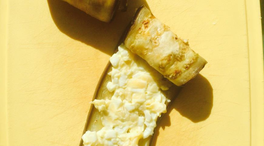 Рулеты из баклажанов с сыром. Столько вкуса в такой простой закуске!