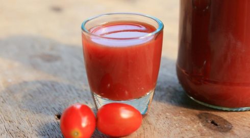 Всё это произойдёт с вашим организмом, если вы начнёте пить томатный сок ежедневно