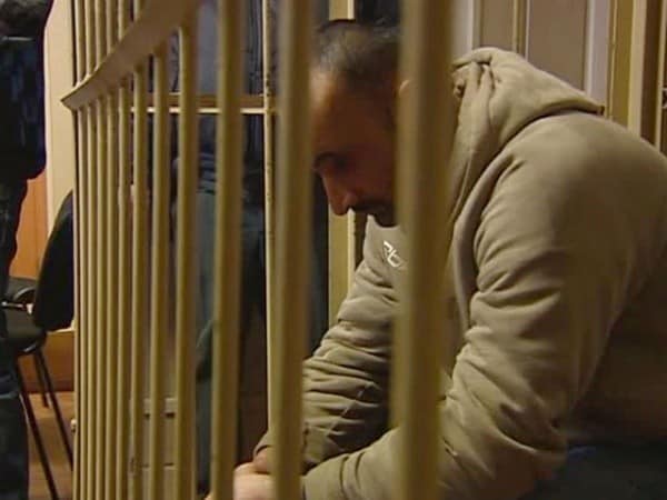 В России отец изнасилованной 14-летней девочки убил насильника дочери прямо в зале суда