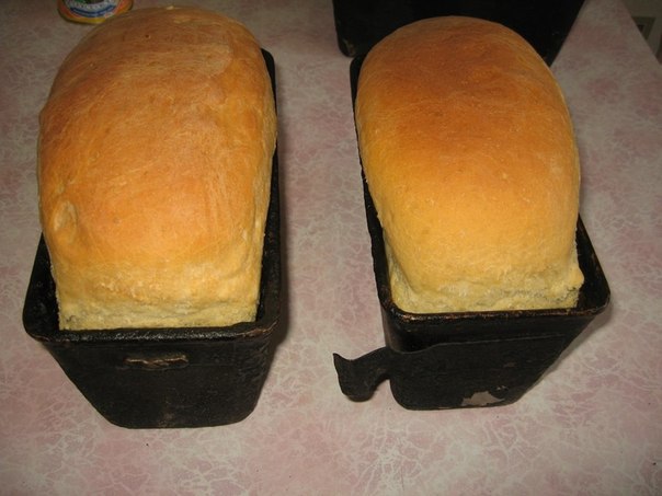 Самый вкусный домашний хлеб. Корочка получается хрустящей, а сам хлеб мягенький и пушистый!