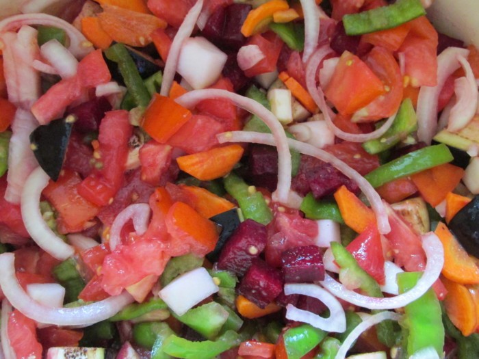 Простой салат из баклажанов на зиму — вкусный салат-ассорти из овощей