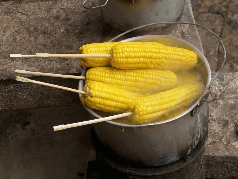Молодая маринованная кукуруза