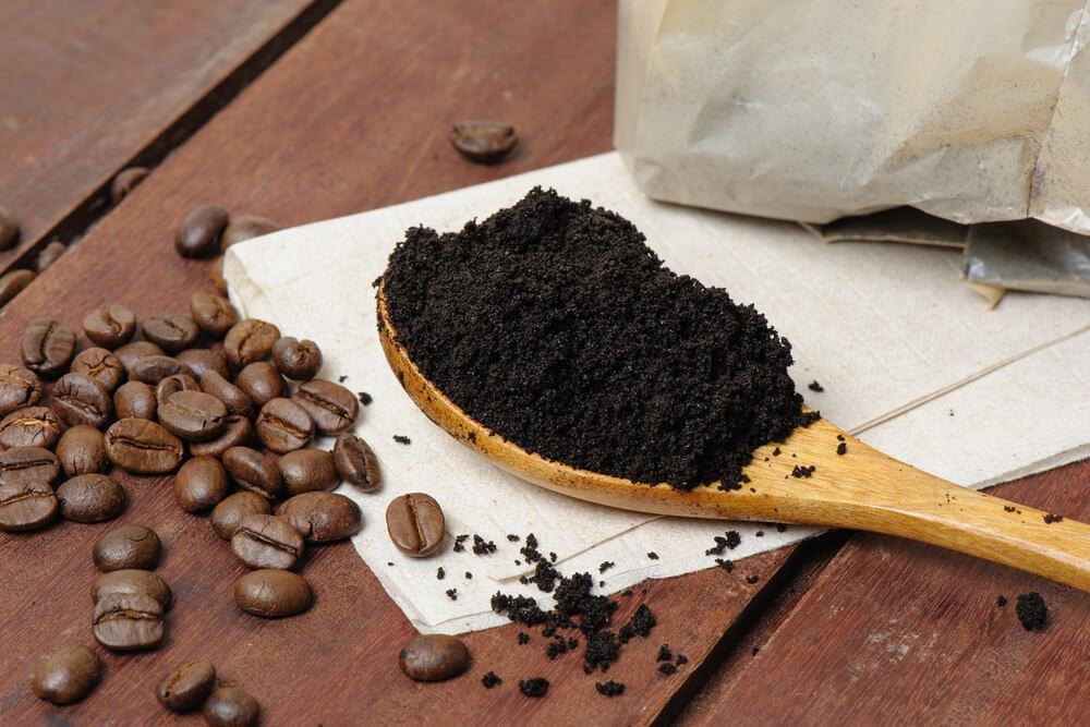 15 гениальных способов повторного использования кофейной гущи по всему дому